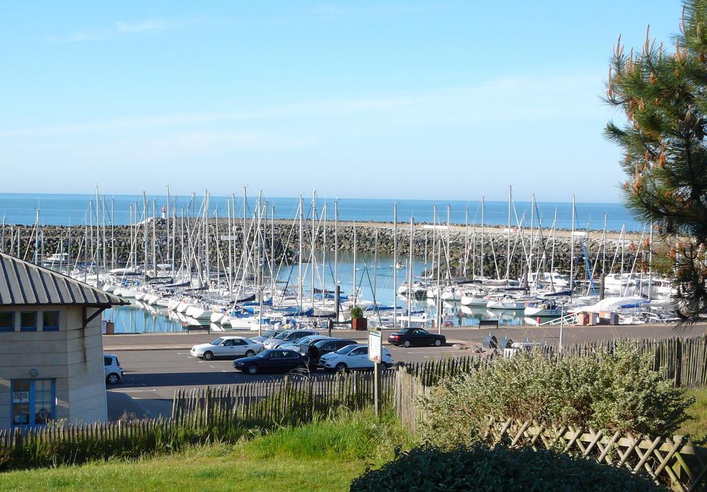 Figure De Proue, Les Sables D Olonne, Port Bourgenay, Talmont Saint Hilaire Apartment Room photo